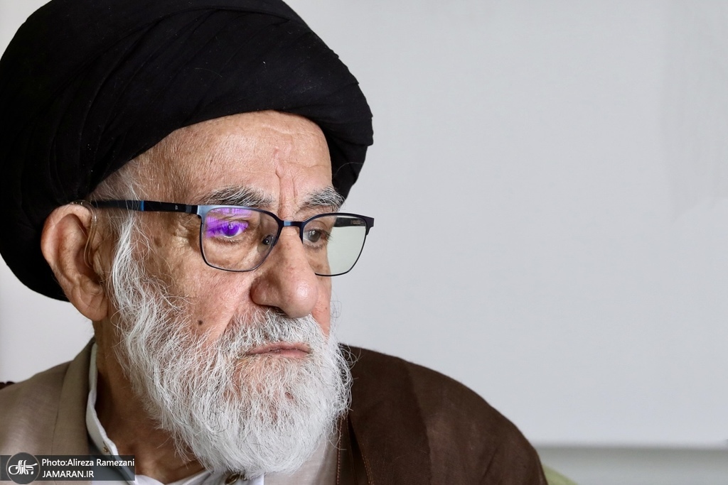 آیت الله سید جعفر شبیری زنجانی، دوست قدیمی رهبر شهید: علاقه مشترک به نواب صفوی پایه آشنایی ما شد/ آمادگی برای شهادت از سال‌های جوانی تا پایان عمر در وجود رهبر شهید دیده می‌شد/ حفظ استقلال کشور از مهم‌ترین دغدغه‌های آیت الله خامنه‌ای برای آینده ایران بود